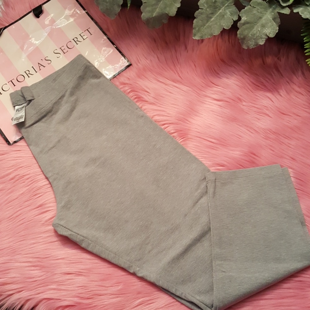NWOT-Victoria's Secret Sport capri leggings
